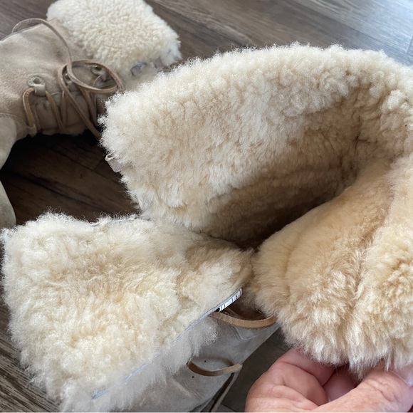 Uggs Montclair lace up boots 6 - Picture 12 of 13